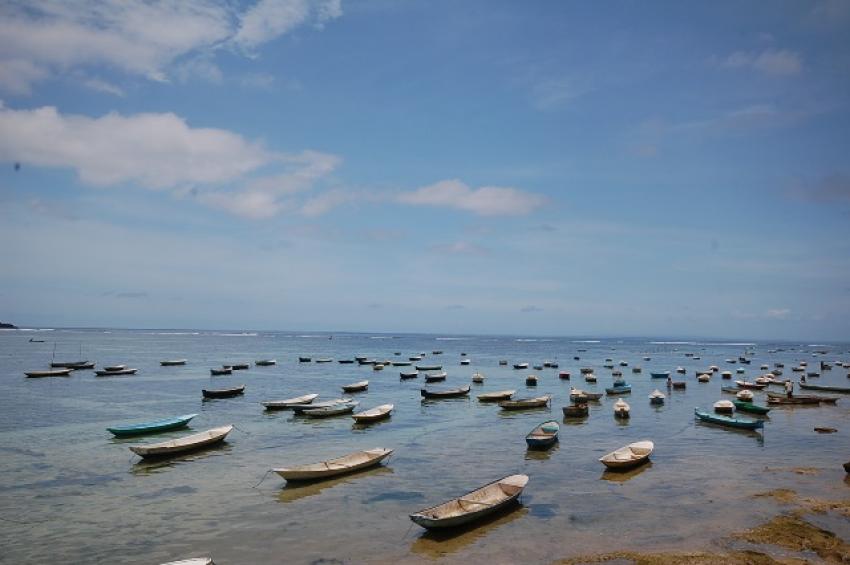 82kapal ikan dipantai.jpg